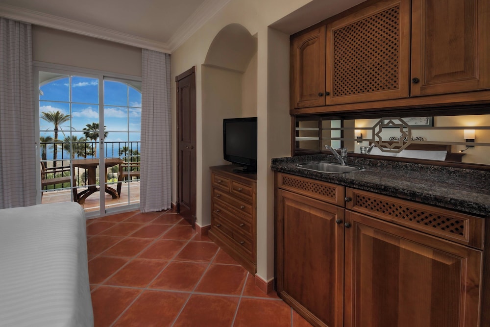 Apartment, 3 Bedrooms, Balcony - Photo 6