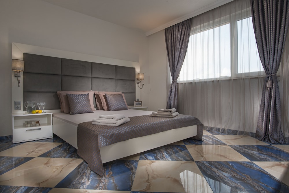 Panoramic VIP Apartment, 2 Bedrooms, Sea View photo 1