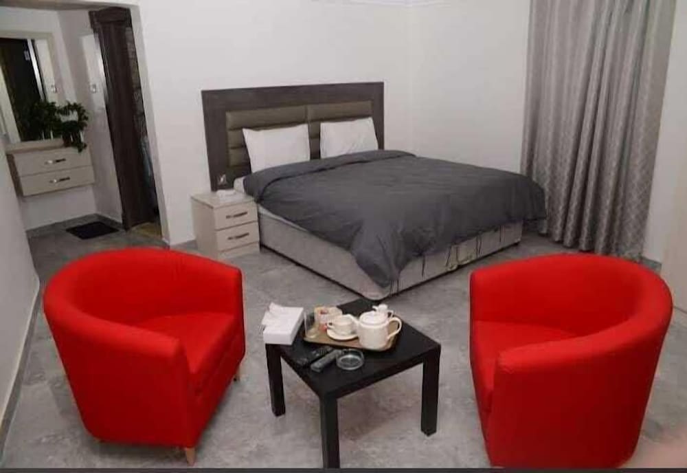 Basic Suite, City View