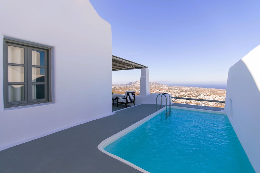 Honeymoon Suite with Pool & Panoramic View