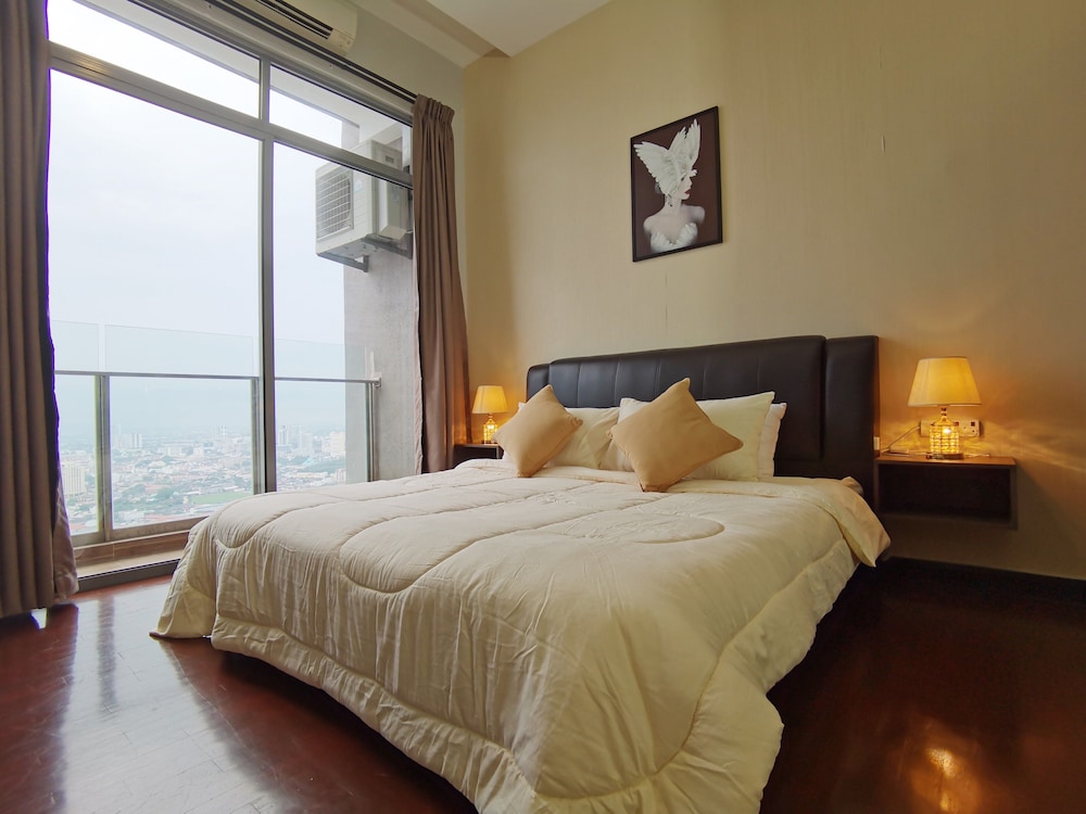 豪华工作室,浴缸,部分海景