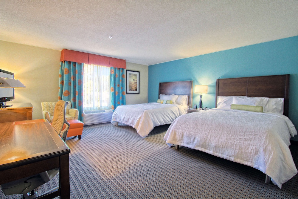 Room, 2 Queen Beds, Accessible (Roll-In Shower) - Photo 2