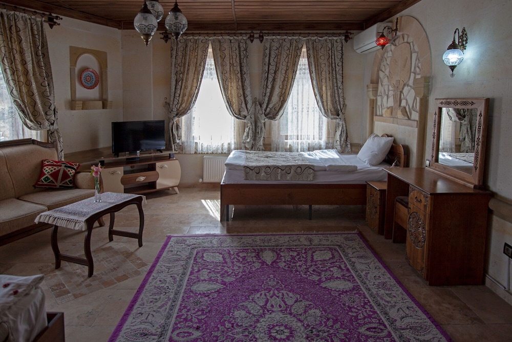 Luxury Room, Non Smoking, Mountain View photo 1