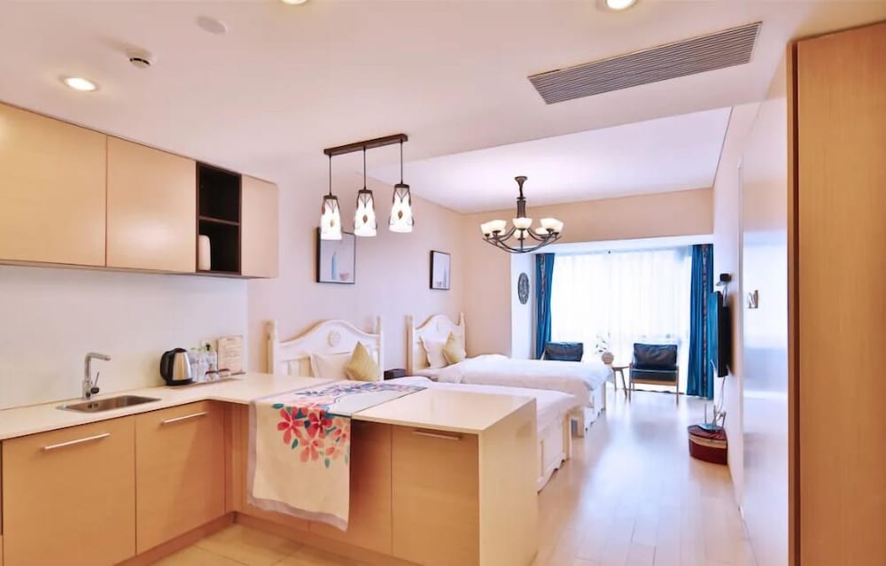 Economy Suite