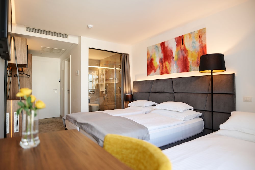 Family Triple Room, Partial Sea View