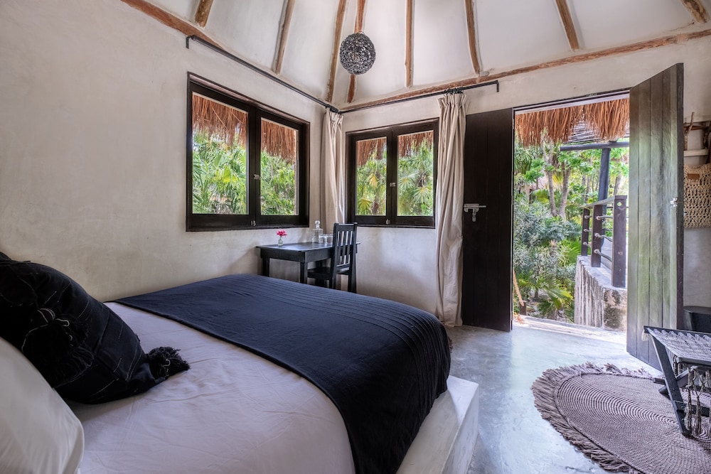 Superior Room, 1 King Bed, Terrace - Photo 3