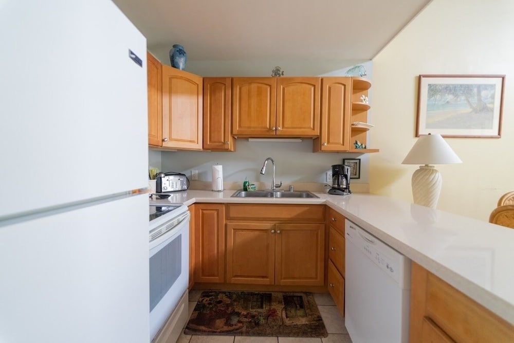 Condo, 2 Bedrooms photo 3