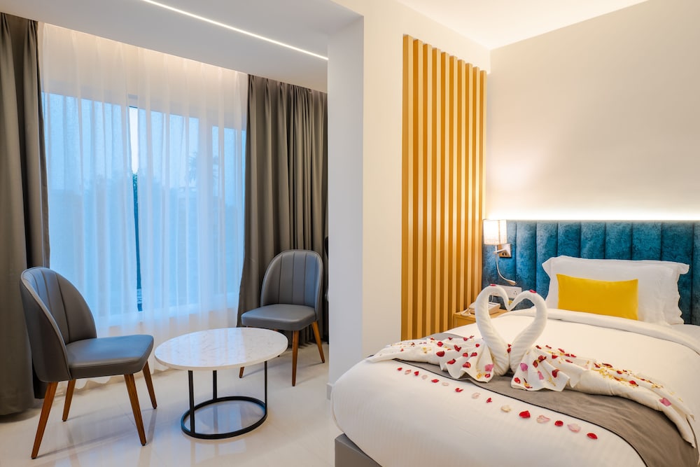 Executive Room - Photo 1