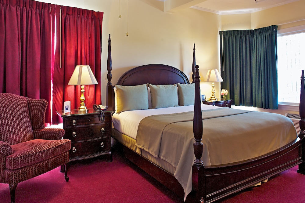 Standard Suite, 1 King Bed With Sofa Bed, Balcony
