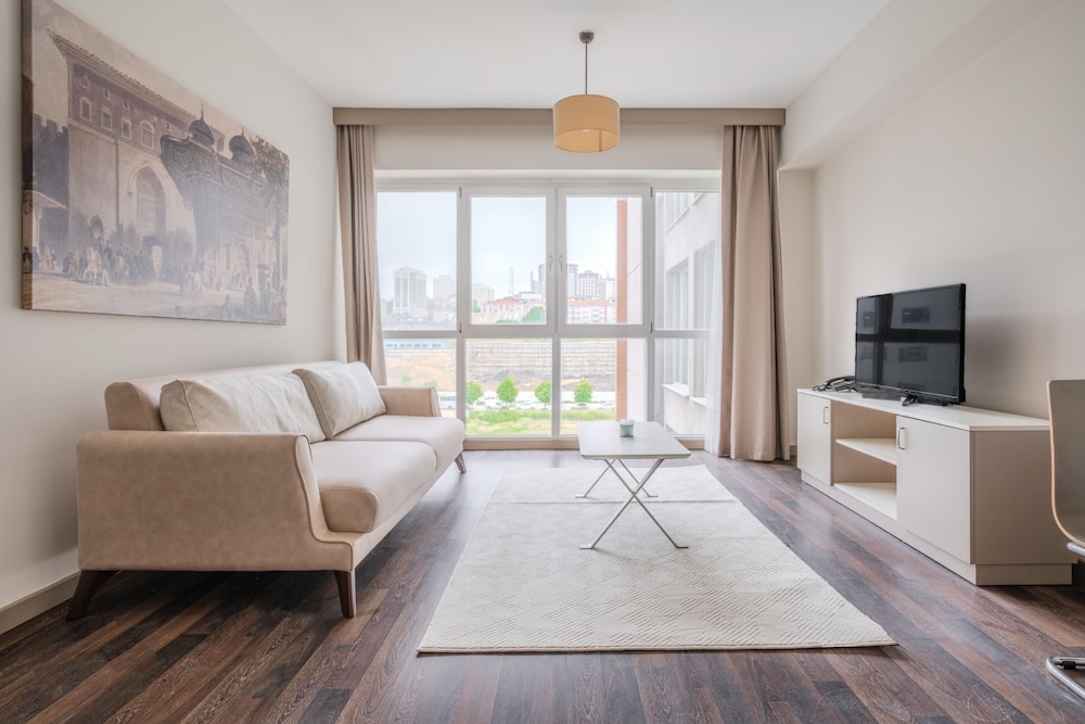 Apartment photo 1