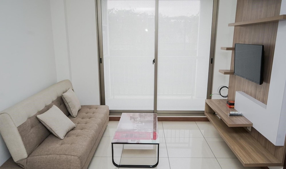 Apartment photo 2