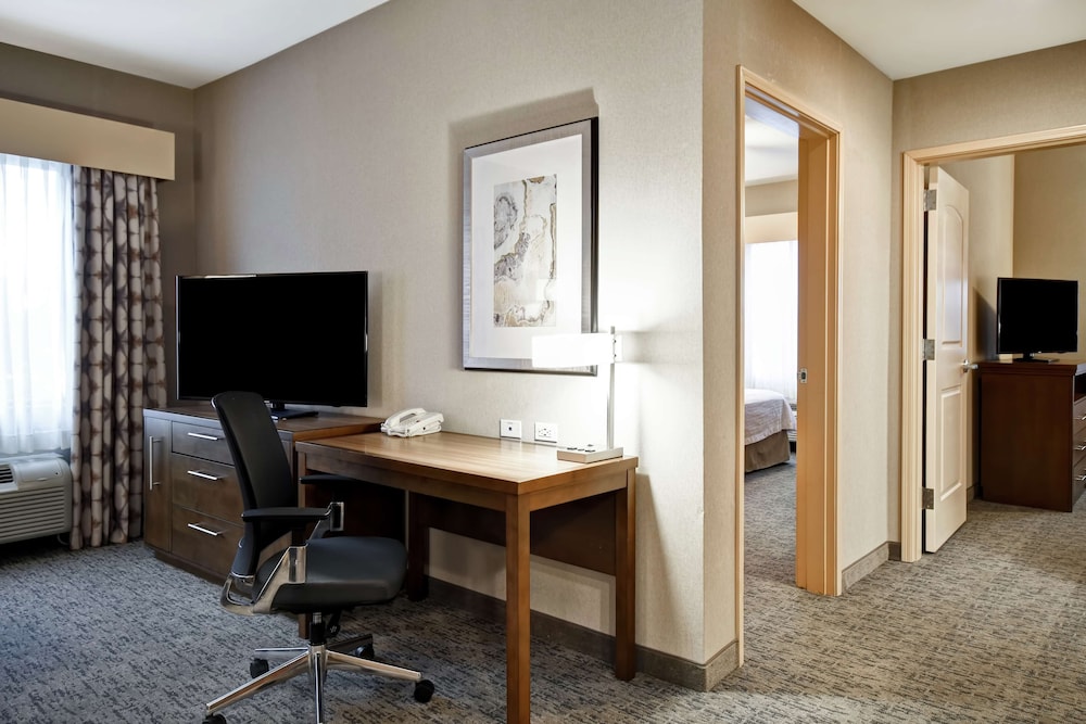 Two Bedroom Suite, Two King and One Sofa Bed, Non-Smoking - Photo 2