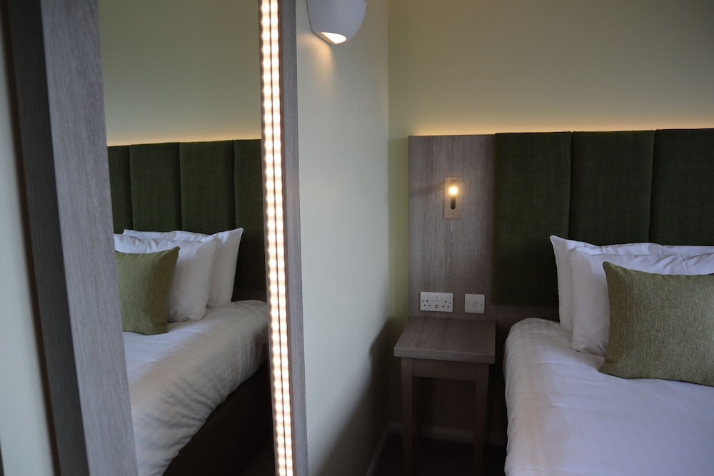 Standard Double Room - Photo 8