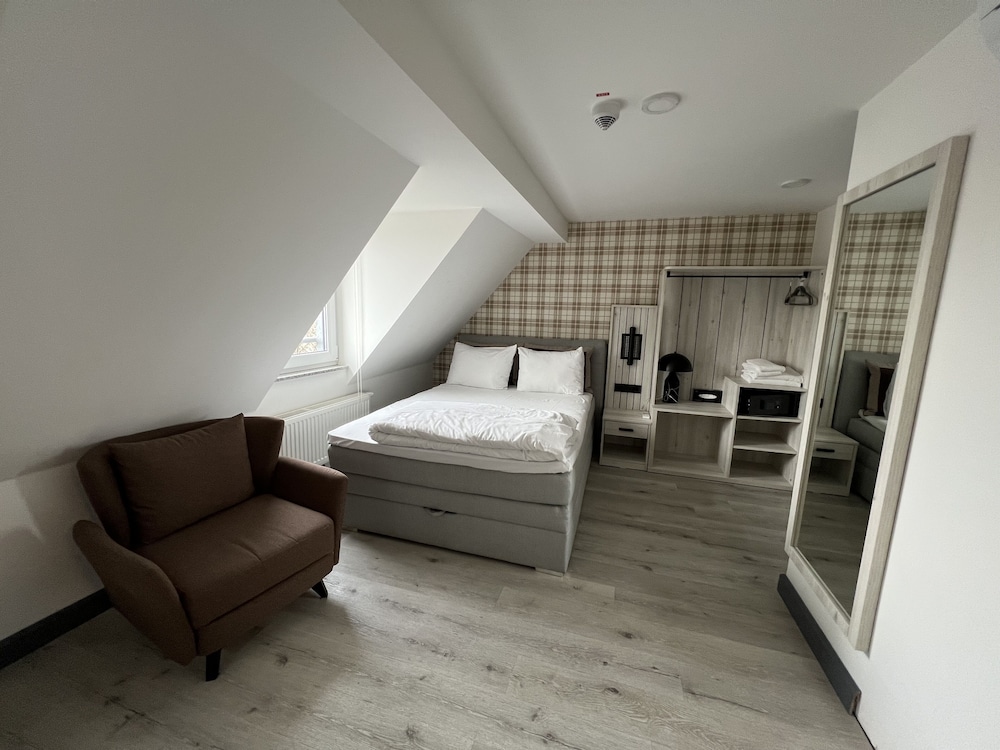 Economy Double Room photo 3
