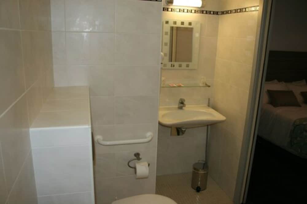 Superior Quadruple Room photo 3