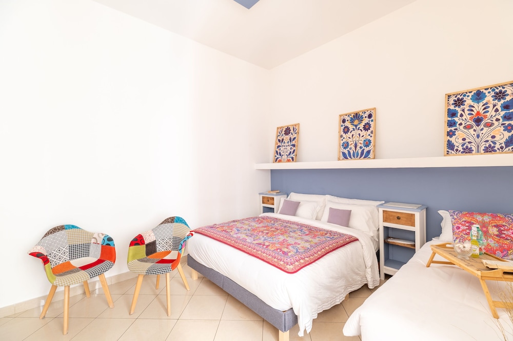 Deluxe Triple Room, Private Bathroom (Suite Apolo) photo 1