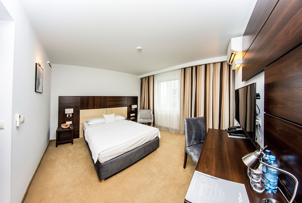 Standard Double Room - Photo 9