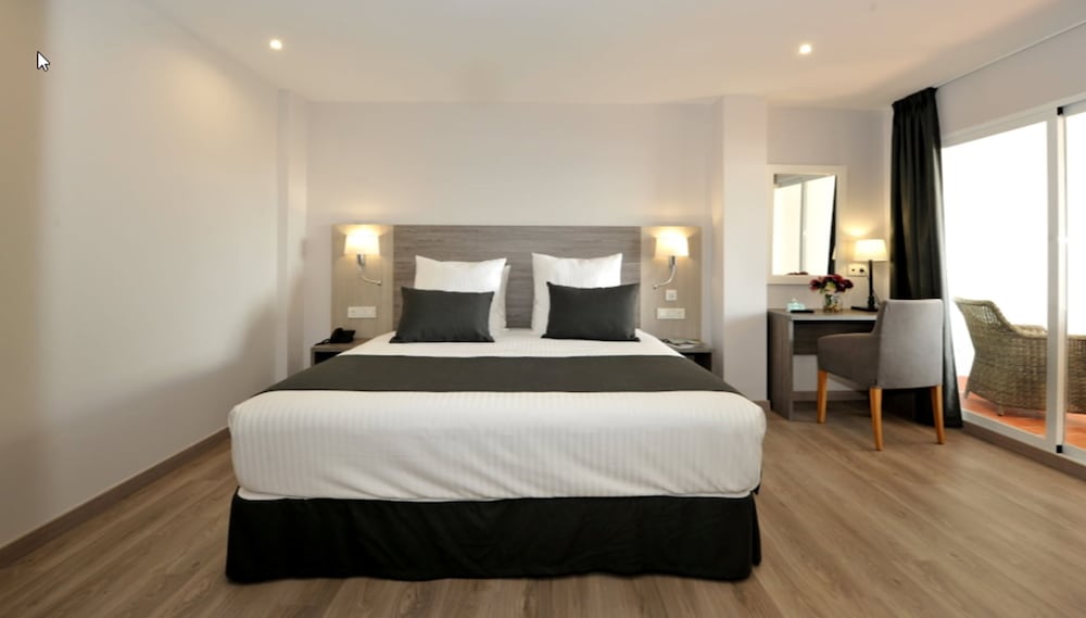 Club Double Room - Photo 3