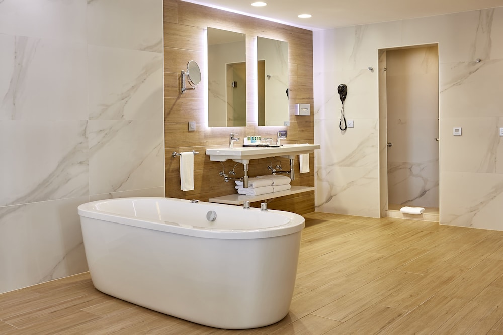 Suite, Ocean View (B2C-US)