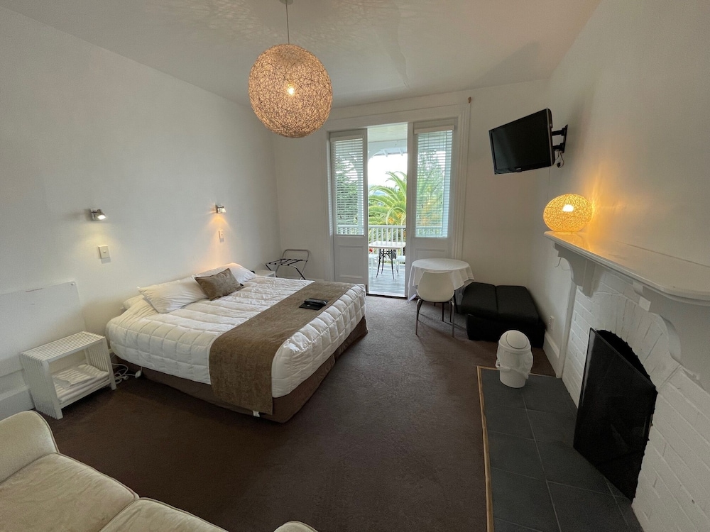 Premium Room, Shared Bathroom (Bayside King) photo 2