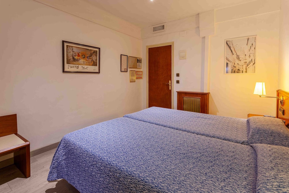 Standard Double or Twin Room photo 2