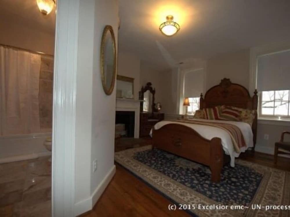 Suite, Ensuite (The Johnson Suite) photo 3