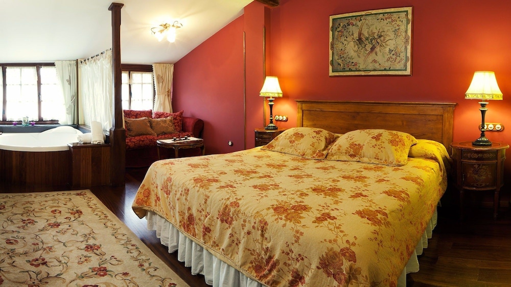 Superior Suite - Photo 2