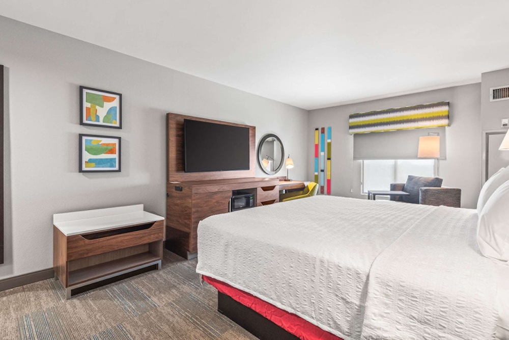 One King Bed - Photo 1