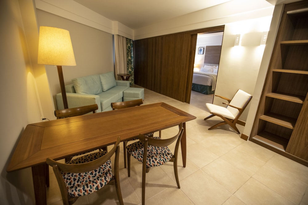 Executive Suite - Photo 3