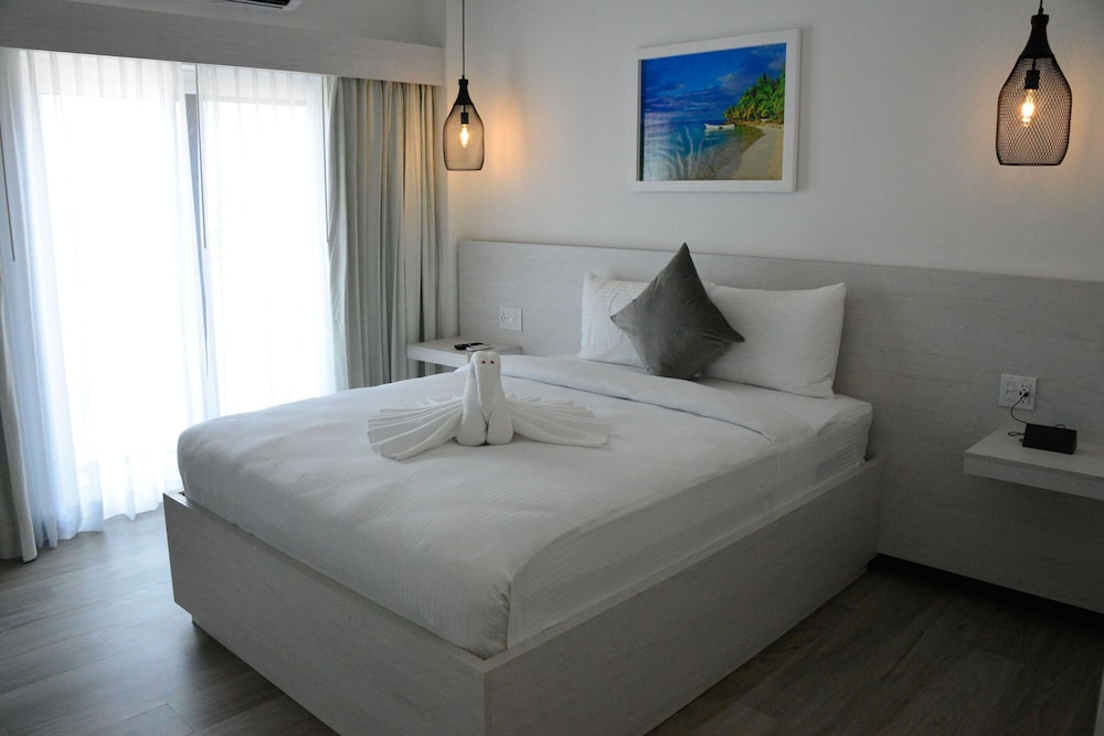 Standard Room, 1 Queen Bed, Non Smoking photo 2