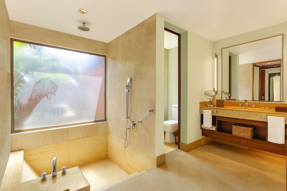 Suite, 1 Bedroom, Lagoon View (Balcony) - Photo 5