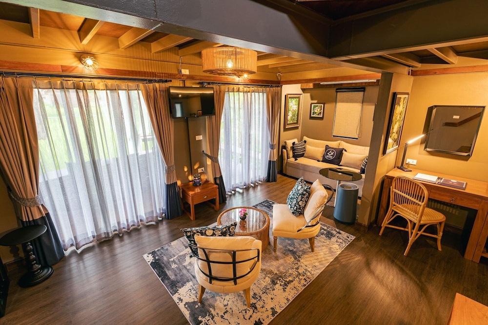 Premium Duplex - Photo 10