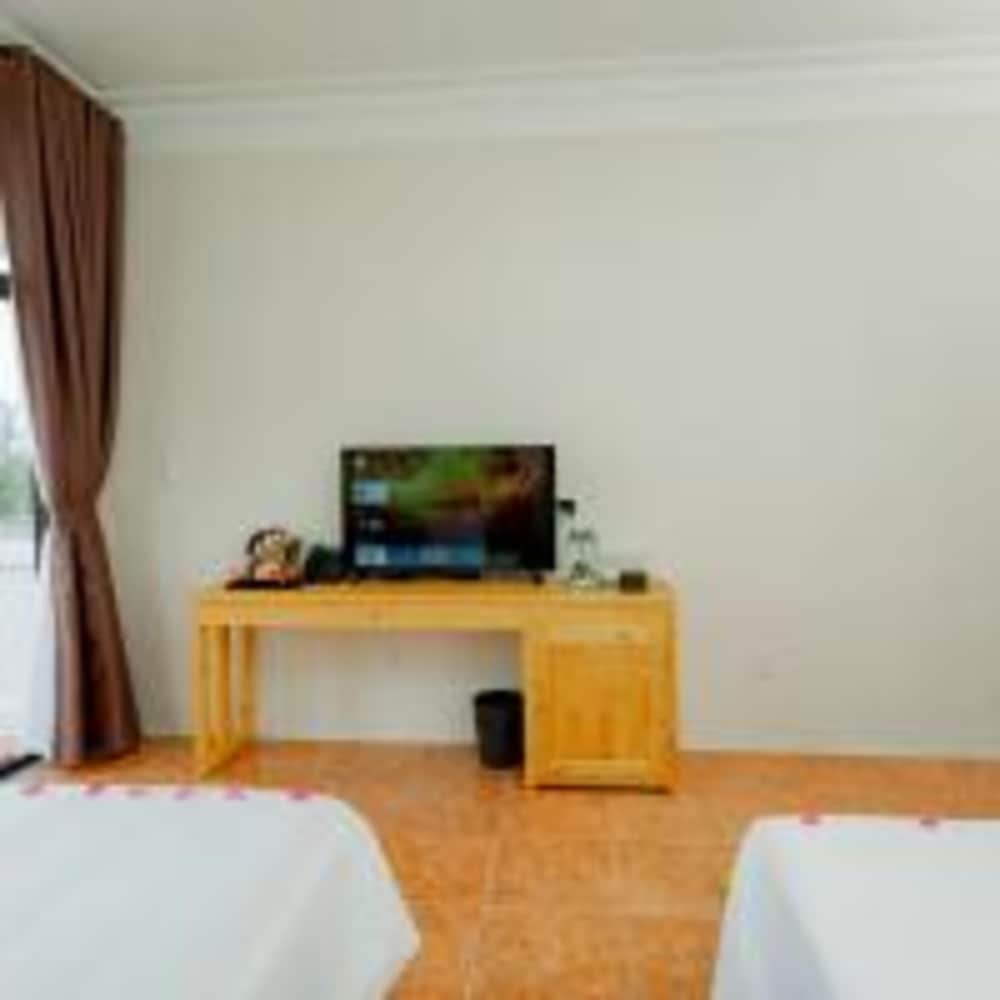 Deluxe Twin Room - Photo 10