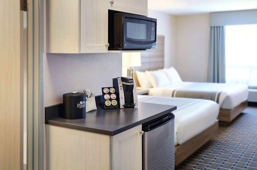Standard Room, 2 Queen Beds photo 2