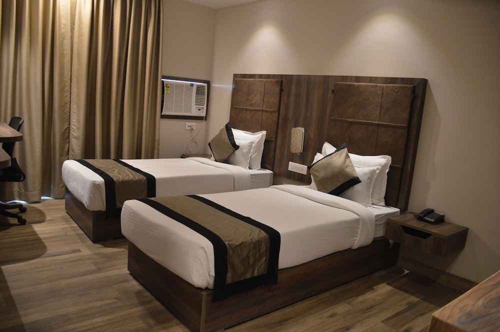 Premium Double or Twin Room photo 1