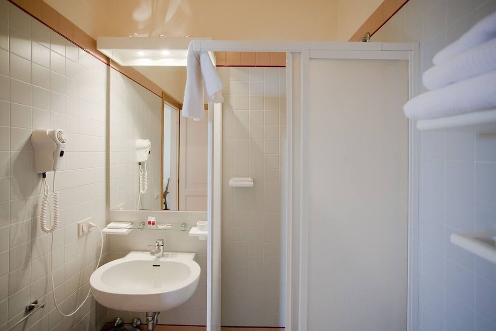 Comfort Room photo 2