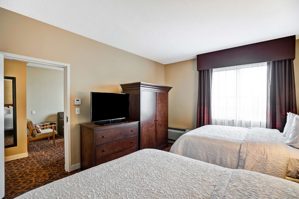 Suite, 2 Double Beds, Non Smoking photo 2