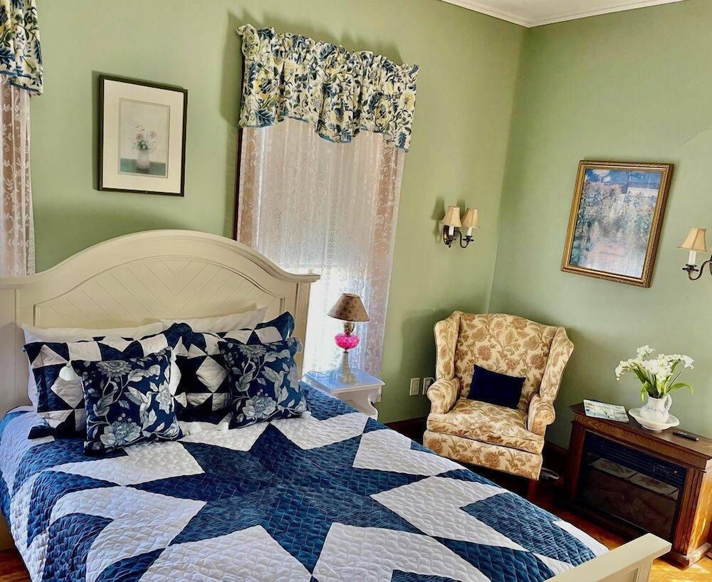 Classic Double Room, Private Bathroom (Robert Allen Foster Room) photo 1