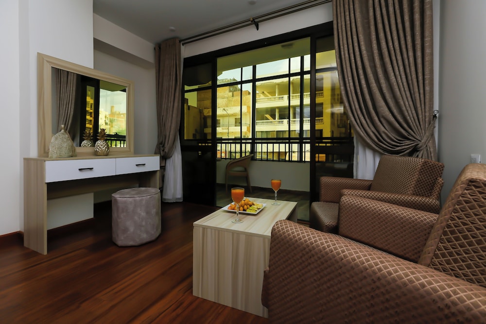 Deluxe Double Room (Pyramids View) - Photo 15