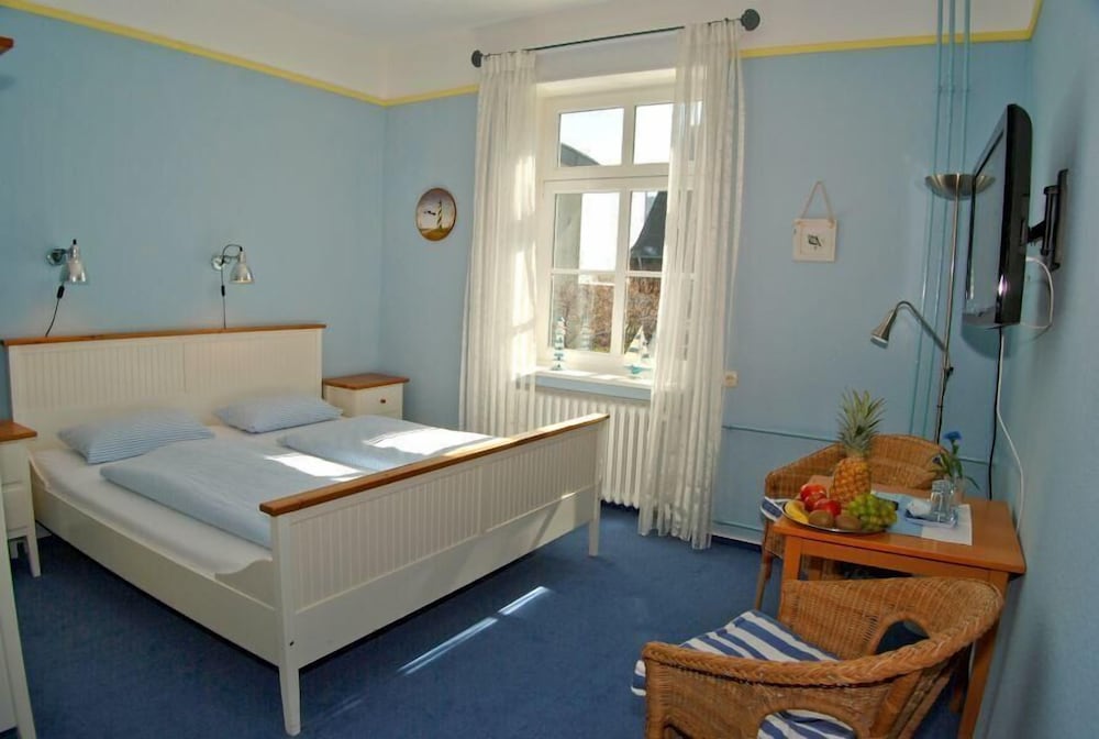 Single Room (with shower) photo 3