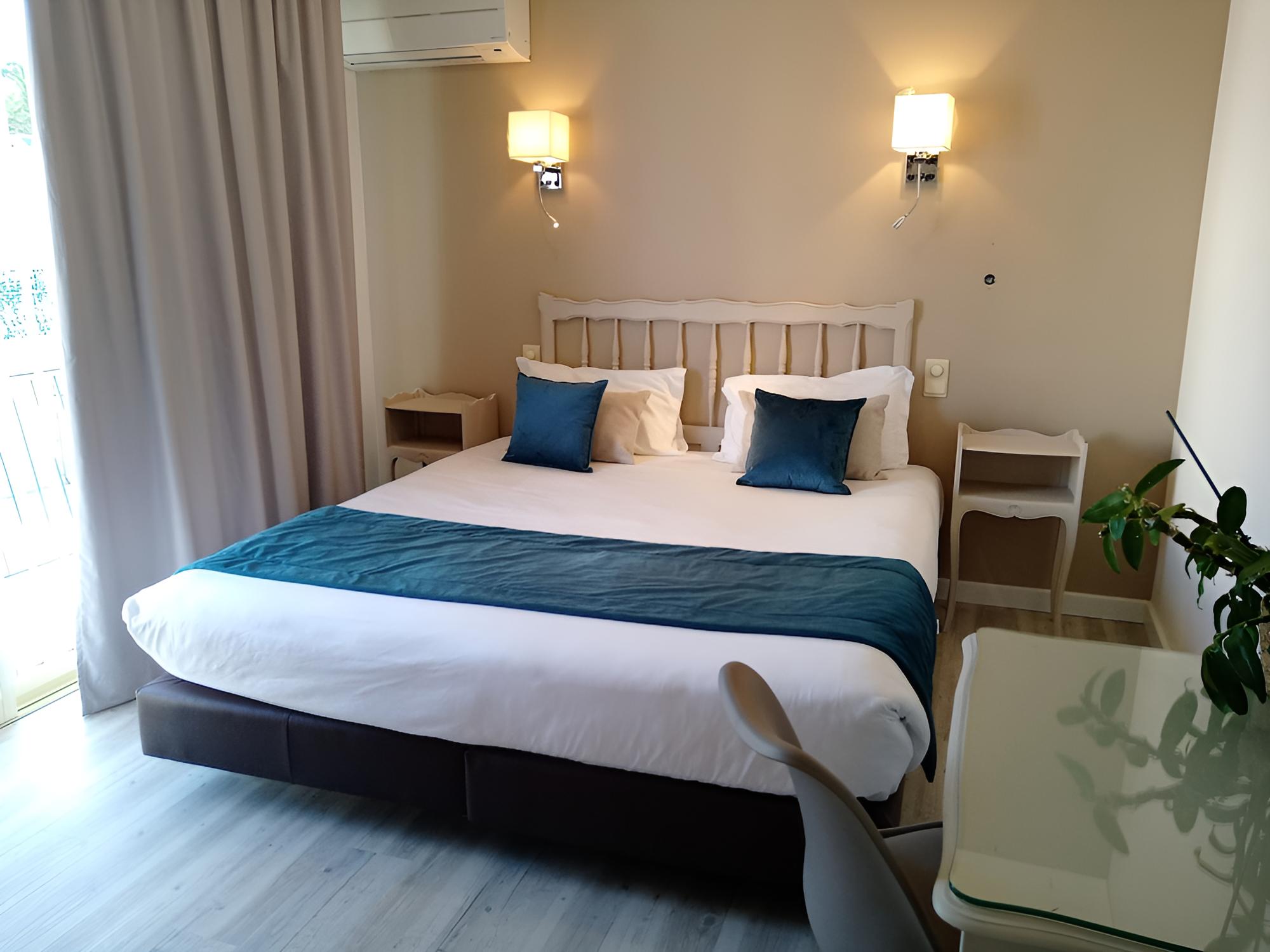 Basic Double Room, Balcony, Sea View photo 2