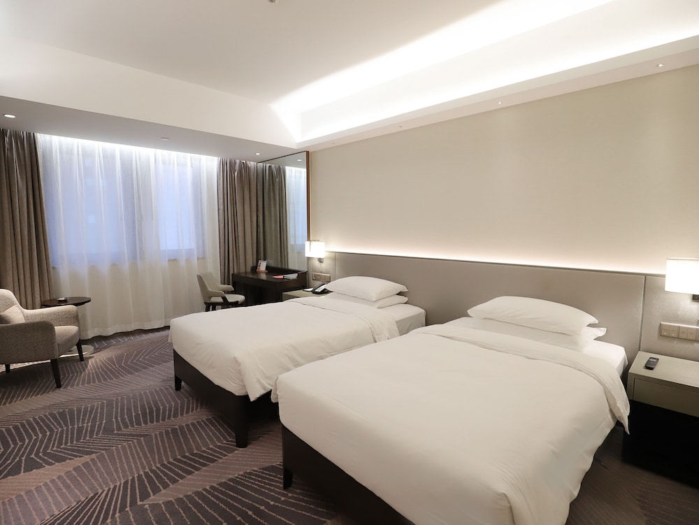 Twin Beds - Photo 1