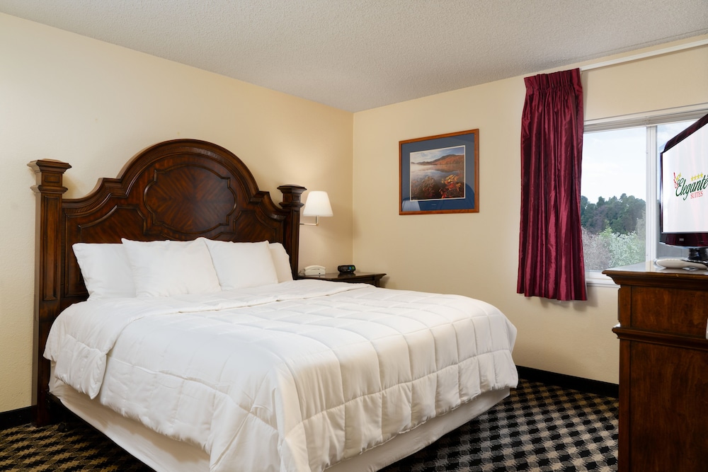 Suite, 1 King Bed - Photo 1