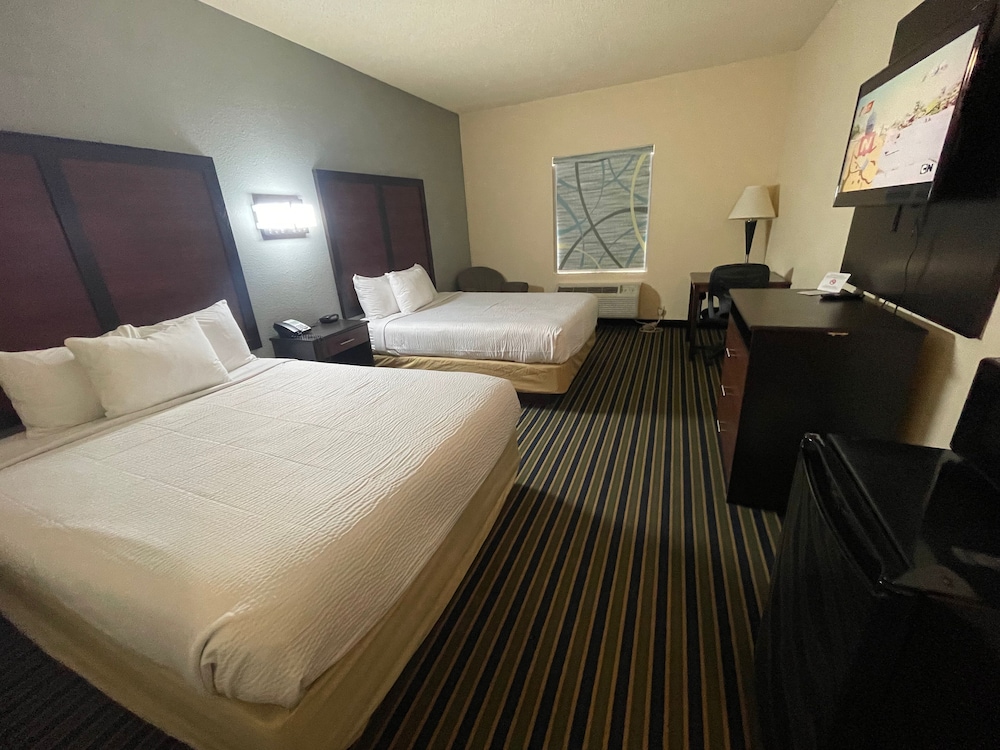 Standard Room, 2 Queen Beds, Non Smoking photo 1