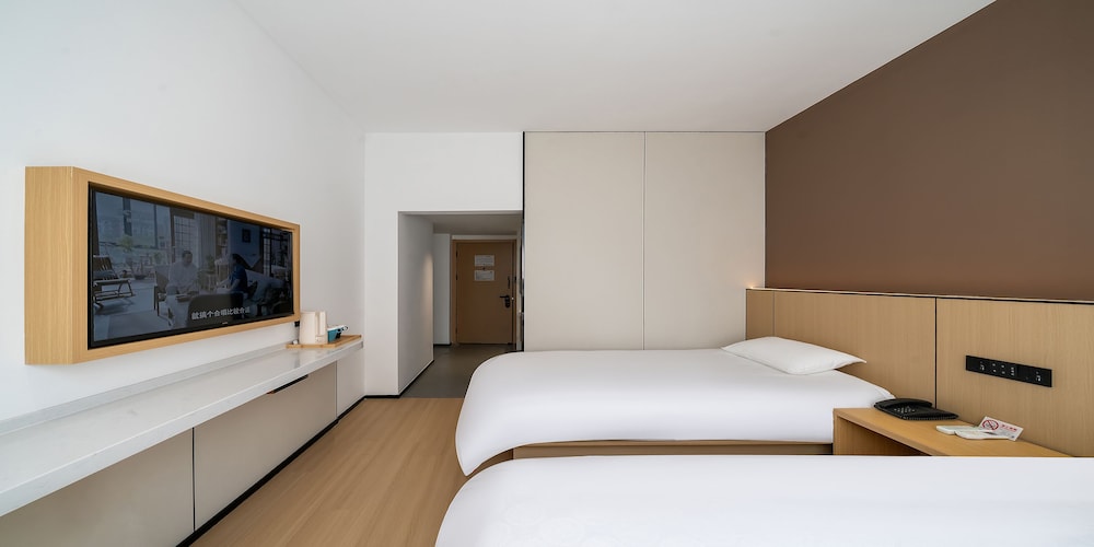 Basic Twin Room