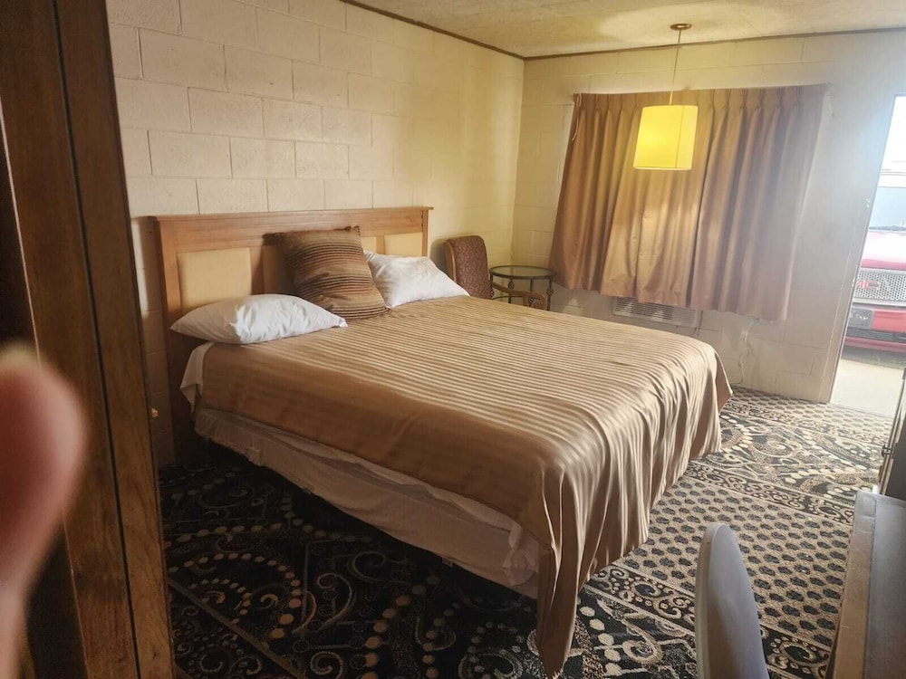 Room, 1 King Bed photo 1