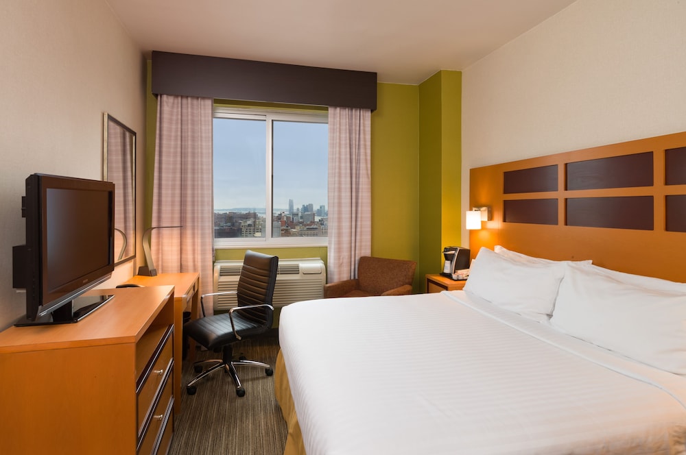 Room, 1 Queen Bed, Accessible (Communication, Mobil Roll-In Shower) photo 3