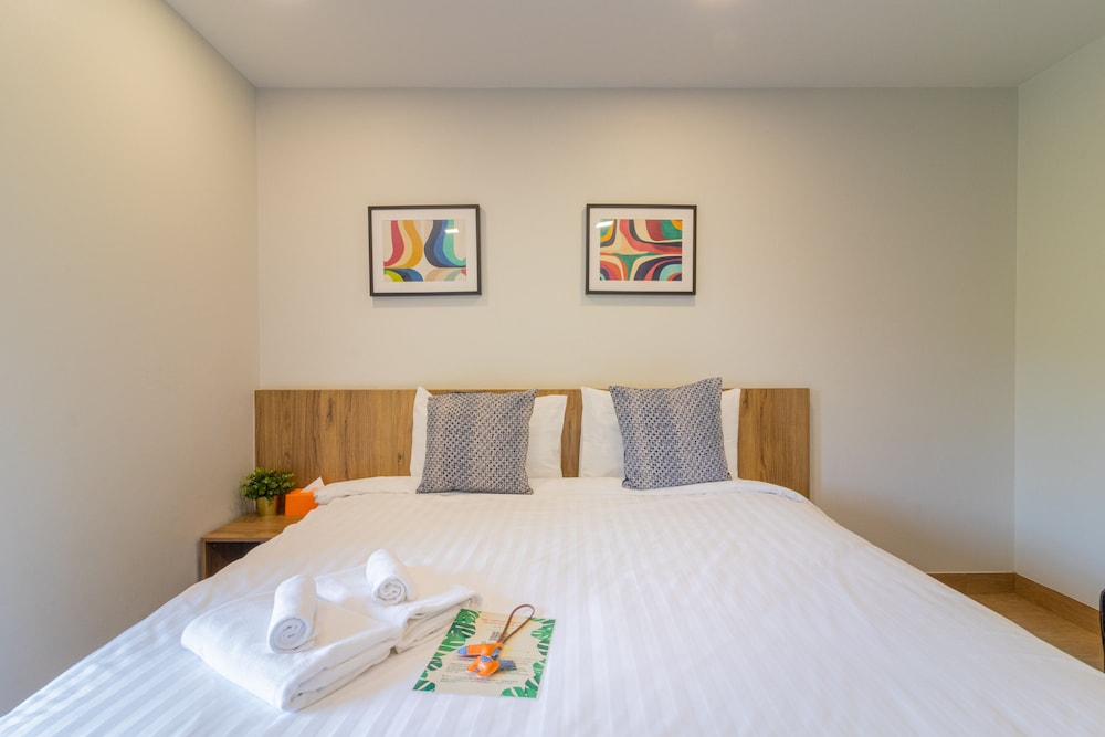 Standard Double Room, 1 Queen Bed, Terrace, City View photo 3