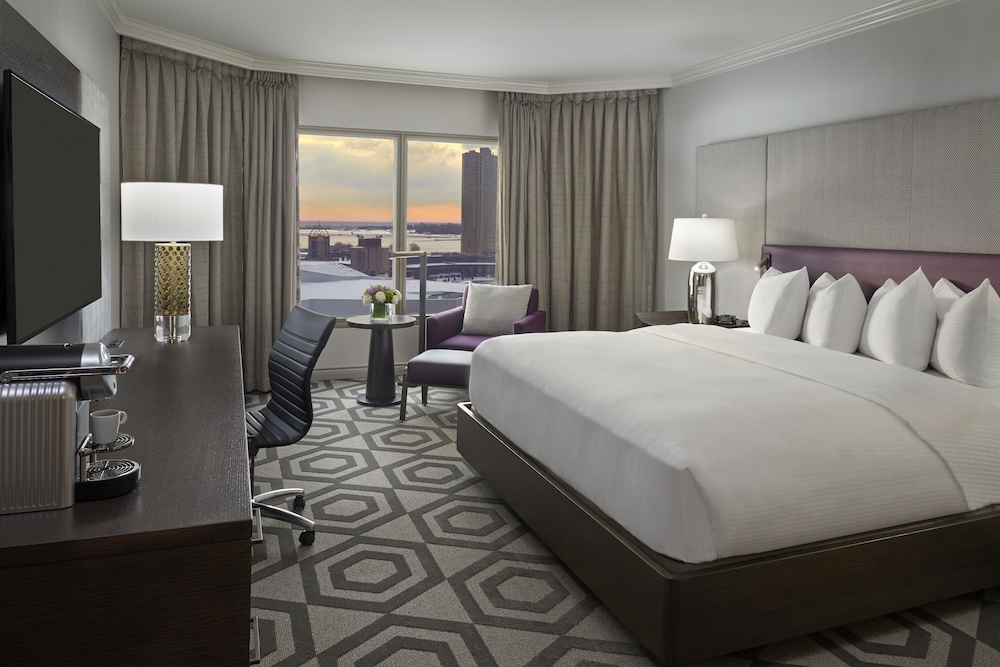 Junior Suite, 1 King Bed (High Floor)