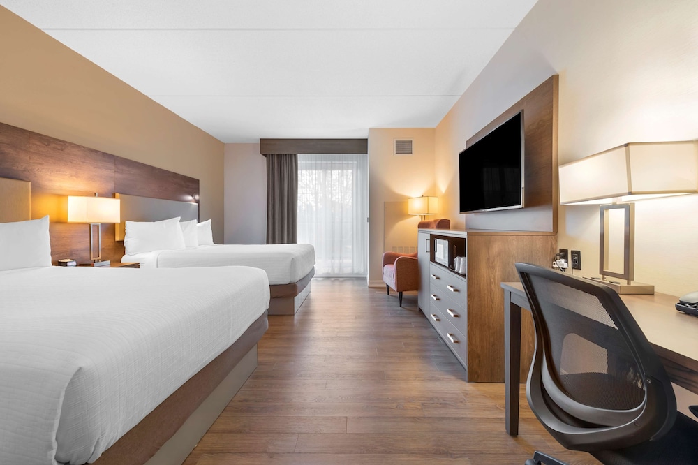 Standard Room, 2 Queen Beds, Refrigerator & Microwave, Park View photo 3